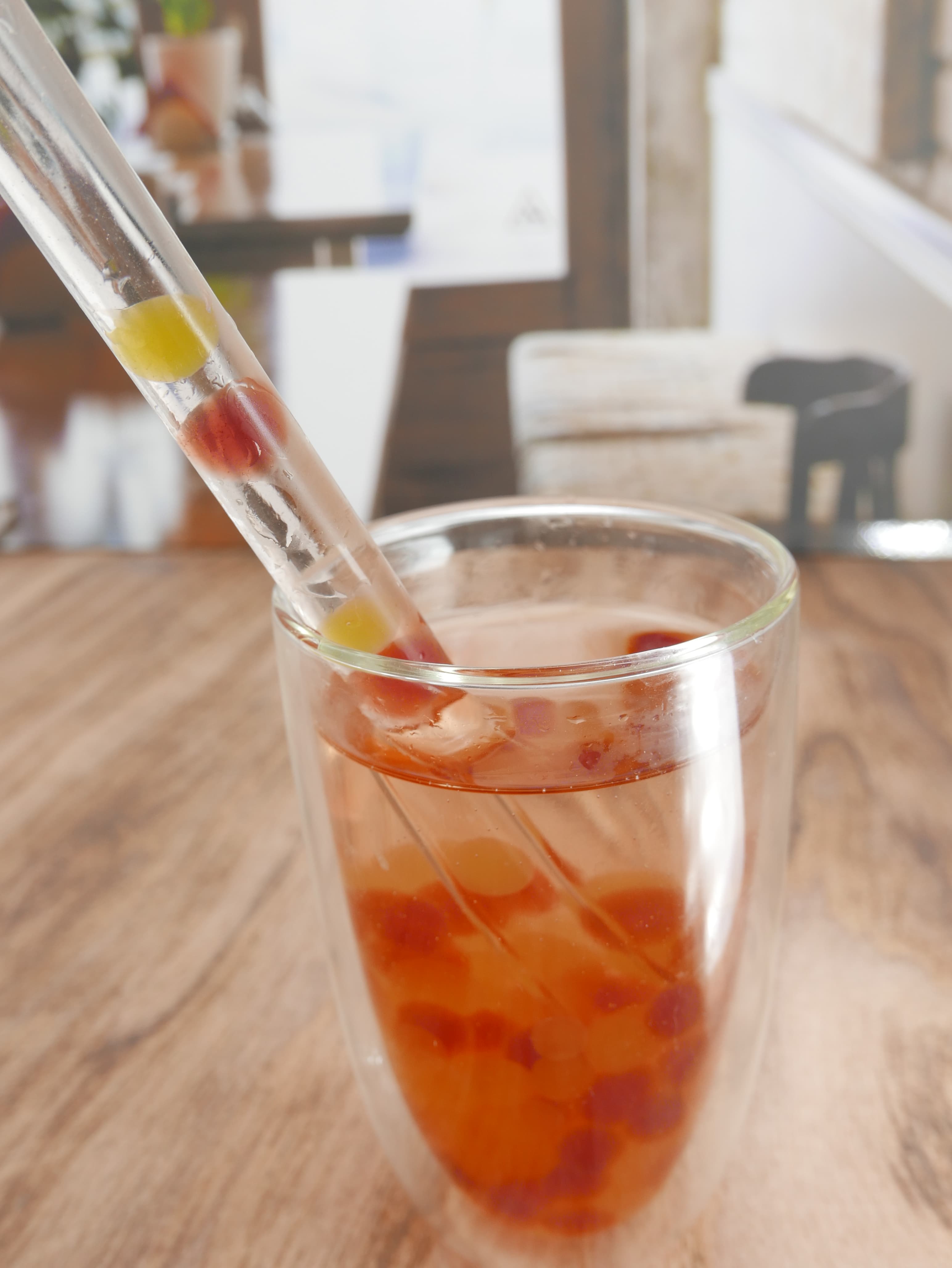 Bubble tea avec perles de tapioca et boba, boisson typique de la culture naicha chinoise